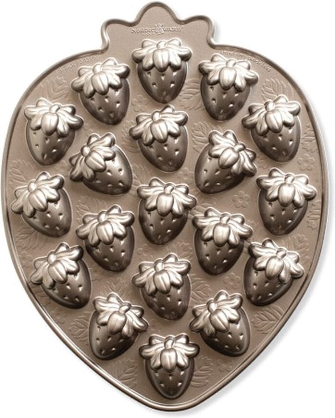 Bakvorm "Strawberry Patch Bites Pan" - Nordic Ware | Spring & Summer Toffee