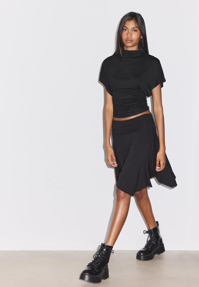 Stradivarius Top met perkinskraag en plooidetail  Zwart S