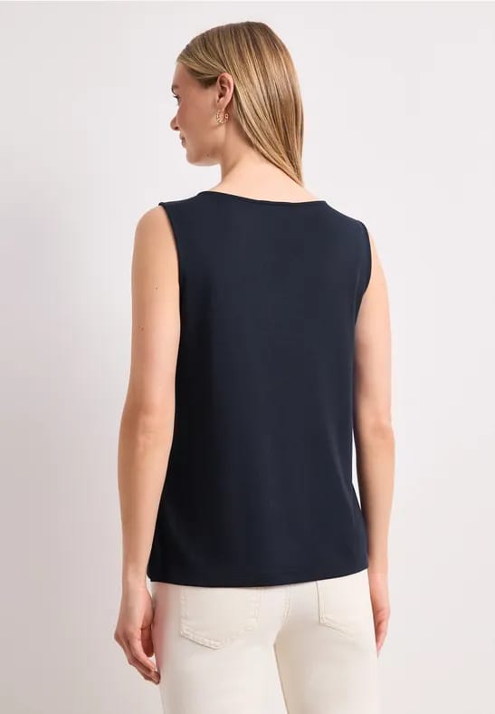 Top met ronde hals en uitgesneden detail