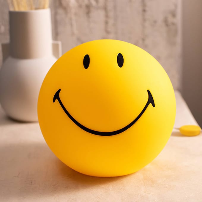 Mr Maria - Smiley® Star Light - 25 cm - dimbaar - Geel