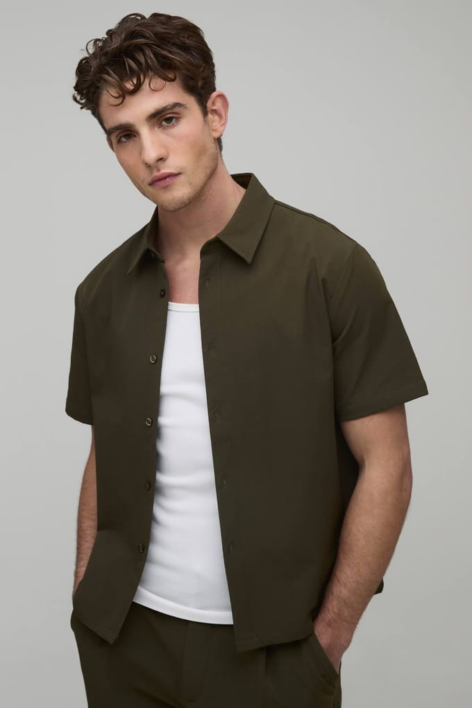 Regular Fit Technical Stretch Short Sleeve Shirt | Khaki | Size Medium