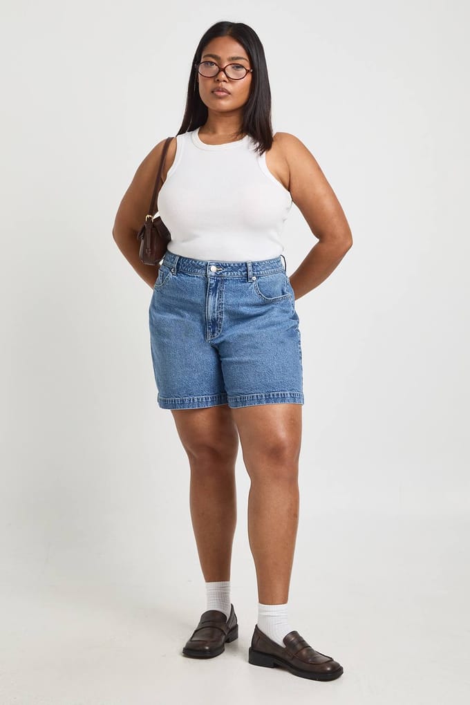 boohoo Dames Plus Boyfriend denimshort | Medium Gebleekt | Maat: 52