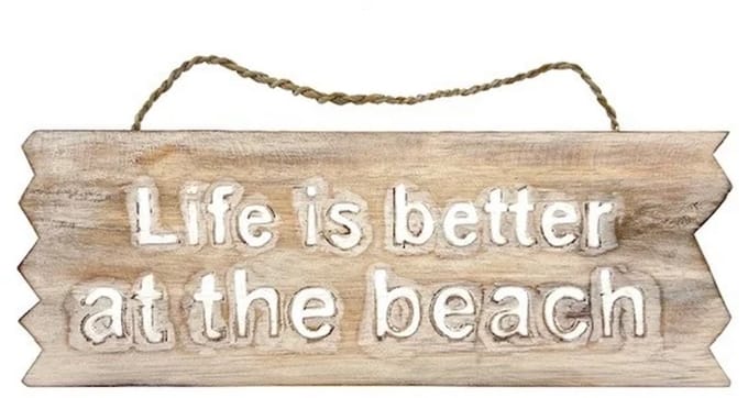 Houten tekstbord Ida Life is better beach wit
