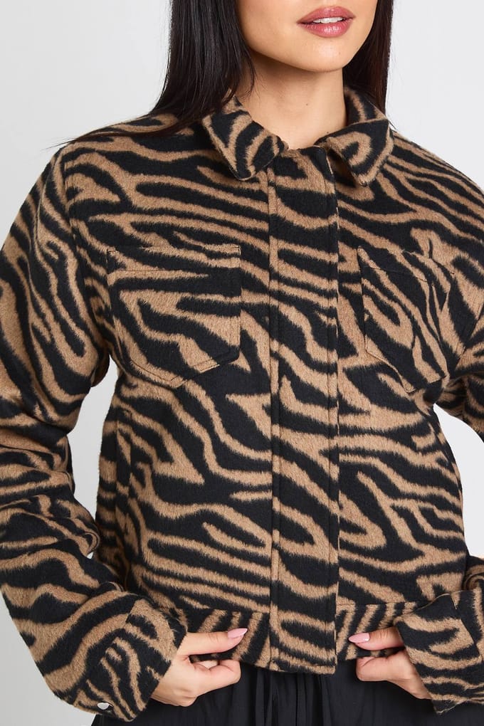 boohoo Dames Zebraprint Wollen Look Jasje | Beige | Maat: 14
