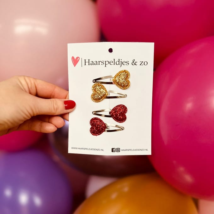 Haarspeldje ‘Hearts’ - hart - hartje - glitters - goud - rood - kerst - feestdagen 2 4 cm speldjes