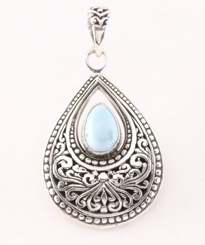 Bewerkte druppelvormige zilveren hanger met larimar