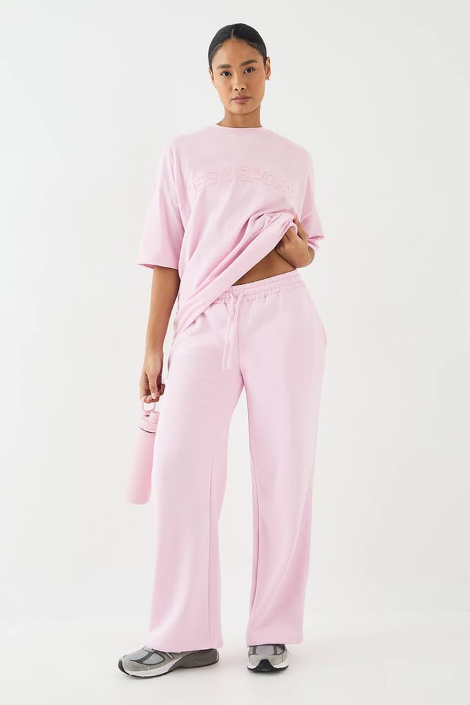 Dames DSGN Studio Self Fabric Applique Rechte Pijp Jogger | Pink | Maat: Medium