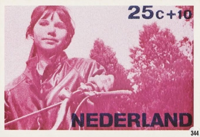 Briefkaart met afbeelding het kind in verschillende levensstadia postzegel