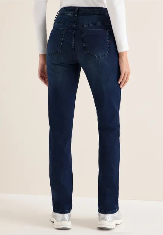 Straight Legs jeans