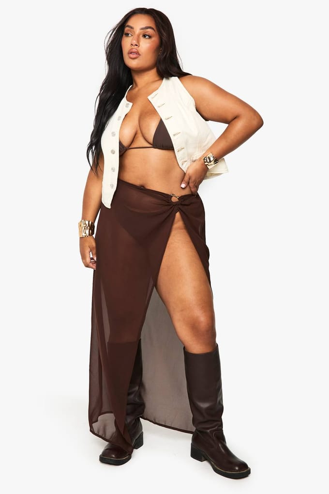 boohoo Dames Plus maxi sarong in chiffon met metalen afwerking | Chocoladebruin | Maat: 24/26