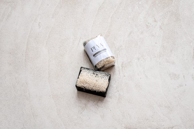 Peya Loofah soap - Charcoal Detox – Black Garlic