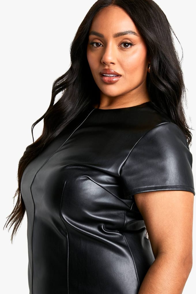 boohoo Dames Plus PU Cap Sleeve Shift Jurk | Black | Maat: 16
