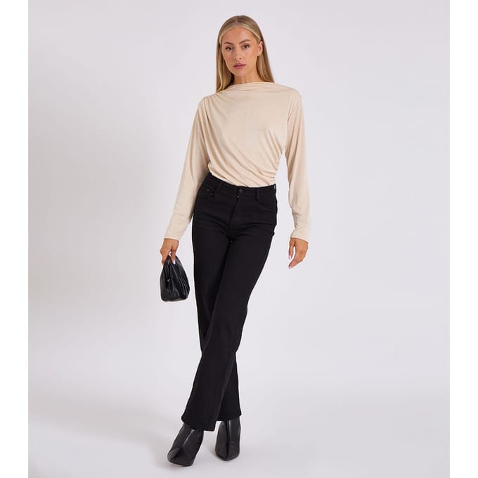 Beige bodysuit met diamantvormige studs en overslag aan de voorkant