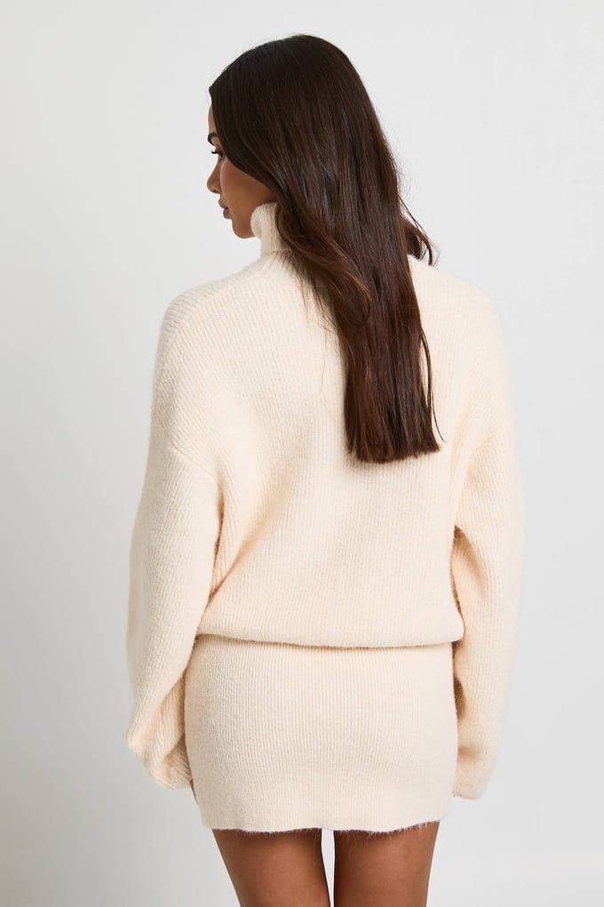 boohoo Dames Kleine ingesnoerde zoom hoge hals gebreide minijurk | Creme | Maat: Medium