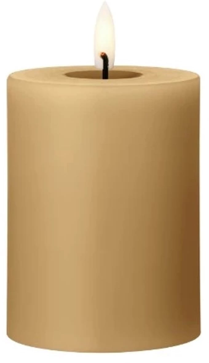 Ester & Erik Led Pillar kaars H10cm almond butter