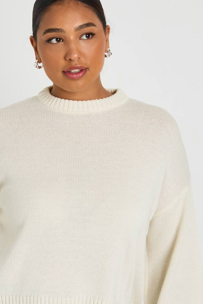 boohoo Dames PLUS RONDEKAARSGEBREIDE TRUI | Creme | Maat: 44