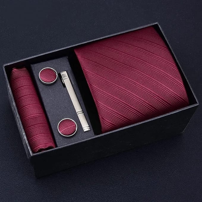 Zijde Stropdas Set - Stropdas met Pochet, Manchetknopen en Dasspeld - 100% Zijde Tie Set - Rood met Strips