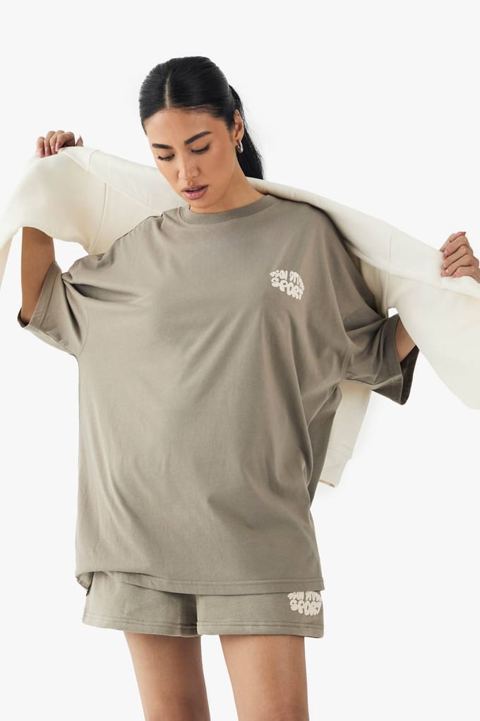 Dames Dsgn Studio Sport Print Oversized T-shirt | Kaki | Maat: 34