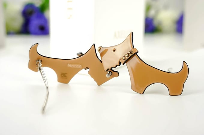 Luxe haarspeldje hondje & strass (2 set-karamel)