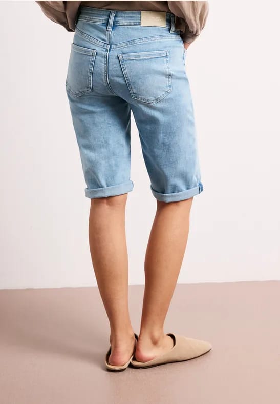 Bermuda met Slim Legs en omgeslagen detail