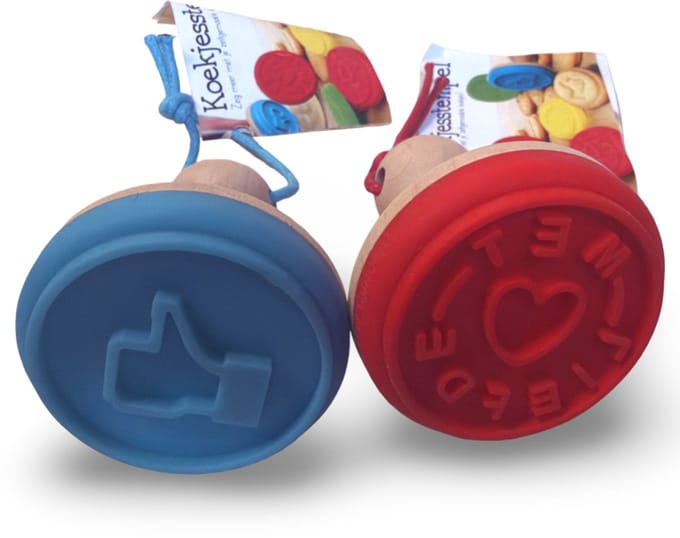 2 Koekjesstempels - Met Liefde / Duim - 5cm - Koekjesvorm Set van 2
