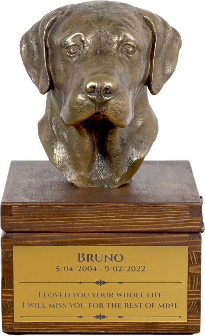 Labrador Retriever urn met beeldje - gepersonaliseerde hondenurn