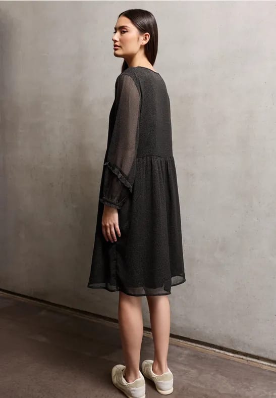 Gedessineerde chiffon jurk
