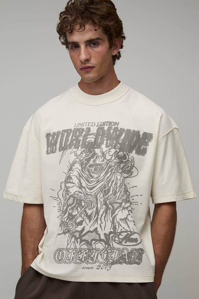 Ecru Oversized Boxy T-shirt Met Worldwide Reaper Print En Zichtbare Naden | Size Small