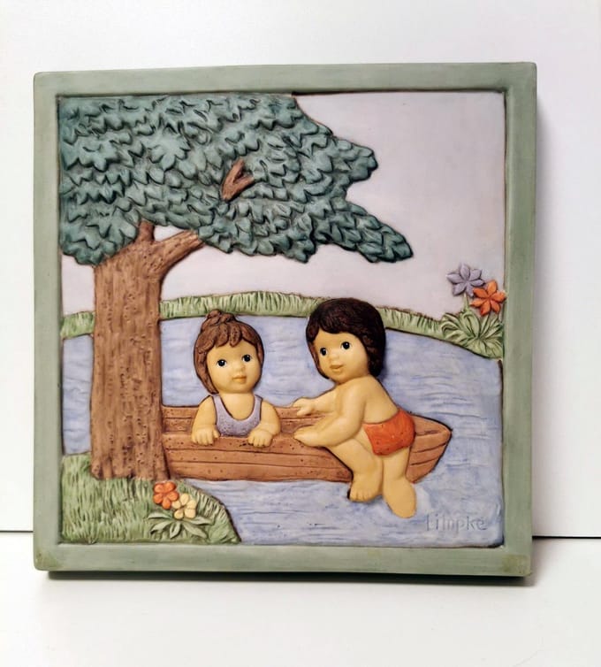 Wandbord - Goebel - N+M - 21cm x 21cm - Kinderen in bootje.