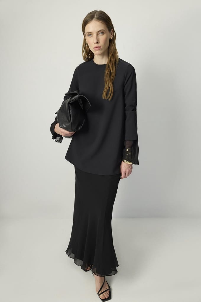 Touché Privé - Crêpe tuniek met chiffon manchetten - Zwart - Dames