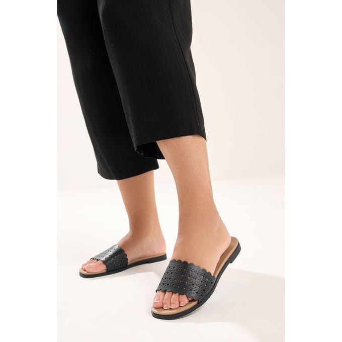 Yours Zwarte Faux Leren Cutout Muiltjes In Wijdte Esize 42E
