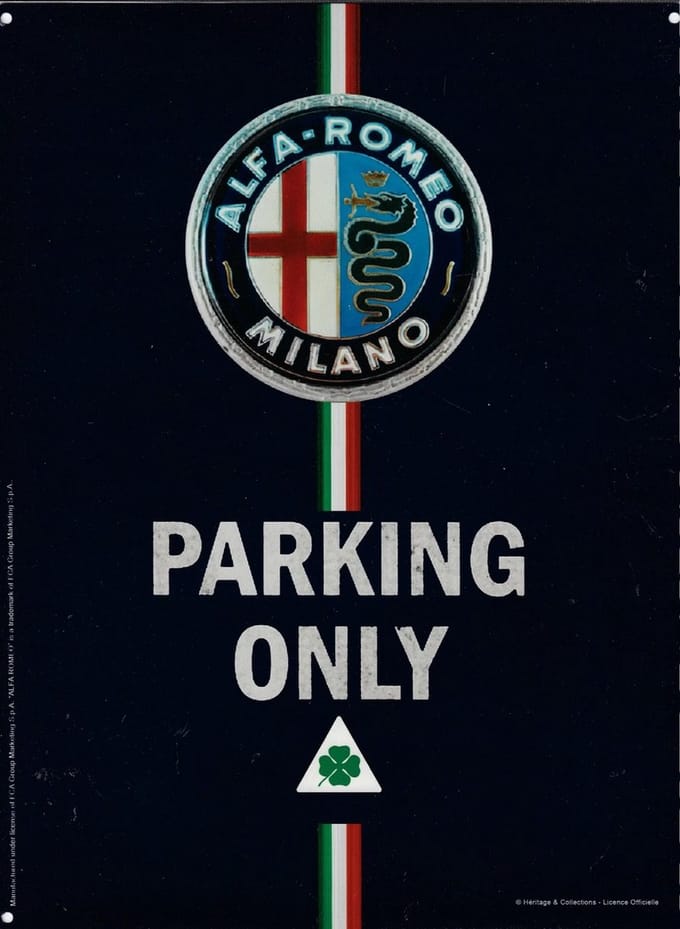 Alfa Romeo Parking Only. Metalen wandbord 30 x 40 cm.