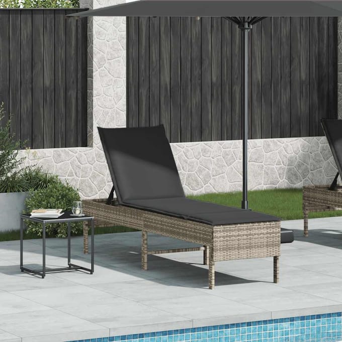 vidaXL - Ligstoel - met - kussen - lichtgrijs - 55x200x44cm - polyrotan