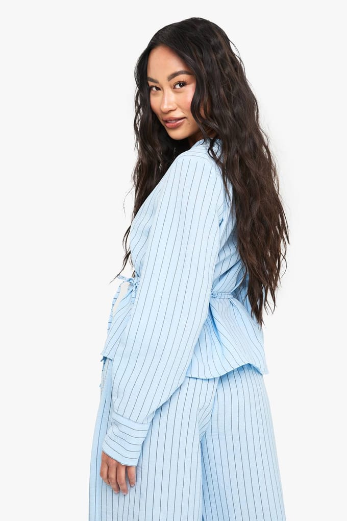 boohoo Dames Woven Striped Wrap Tie Detail Top | Blauw | Maat: 36