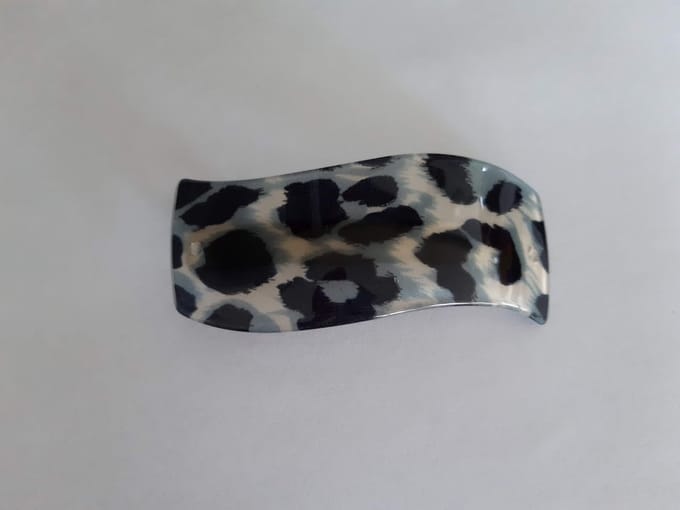 Le Sjalerie Haarspeld Zwart / Grijs dierenprint Speld Dames Haarmode accessoire