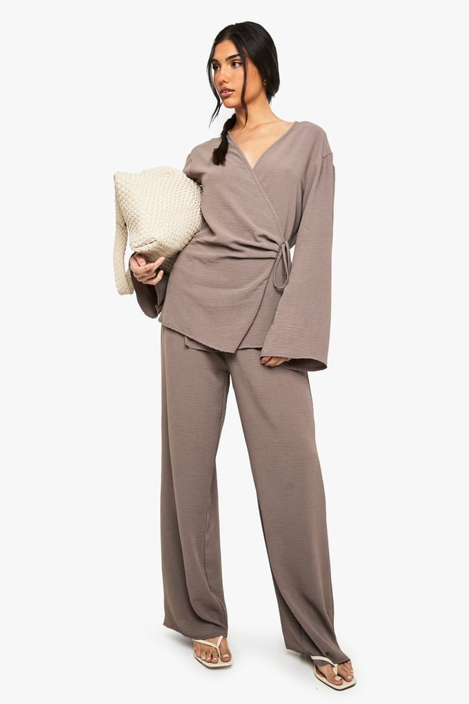 boohoo Dames Geweven Broek met Elastische Taille en Wijde Pijpen | Mokka | Maat: 44