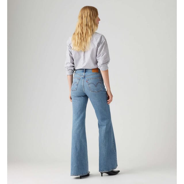 Levi's Ribcage Bell Jeans Größe: W30L32 | Ausgestellte Hosen Outlet | Damen