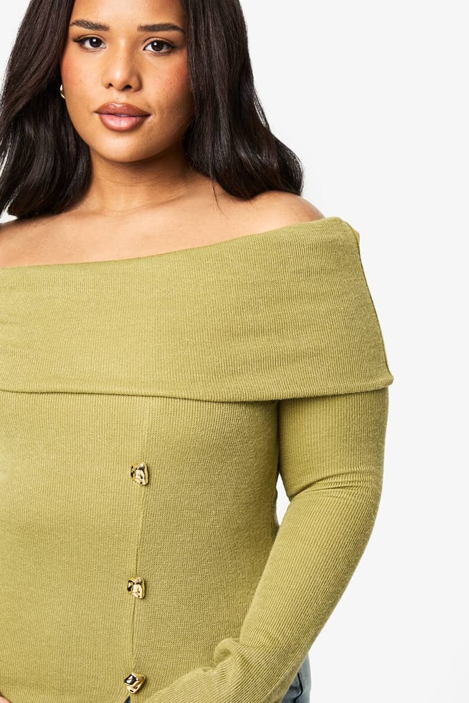 boohoo Dames PLUS GEBOREN BARDOT TOP MET GOLVEN VAN Goud EN SPLIT AVERAGE | Olijf | Maat: 56