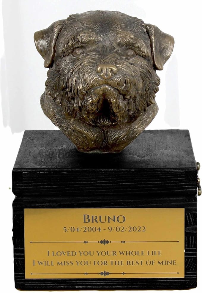Urn met gravure en hondensculptuur voor Norfolk Terrier