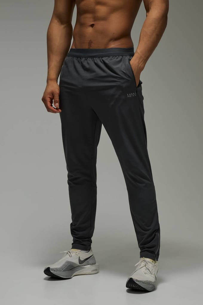 Heren Actieve Hardloop Geperforeerde Toelopende Jogger | Charcoal | Size Medium
