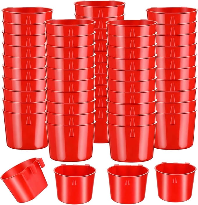 Voerbakjes Set - Voederbakjes Kip - Dieren Voeren - Functioneel Ontwerp - 50 Stuks - Rood