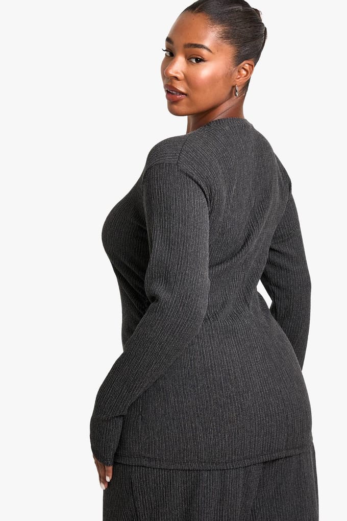 boohoo Dames Plus Gerimpelde Zijkant Lange Mouw Getextureerde Top | Charcoal | Maat: 16