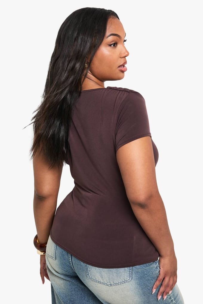 boohoo Dames PLUS TOP MET GOUDE AFWERKING DETAIL | Chocoladebruin | Maat: 54