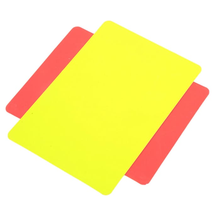 Les cartes rouges et jaunes de football enregistrent l'équipement d'outil d'arbitre de jeux de football yellow
