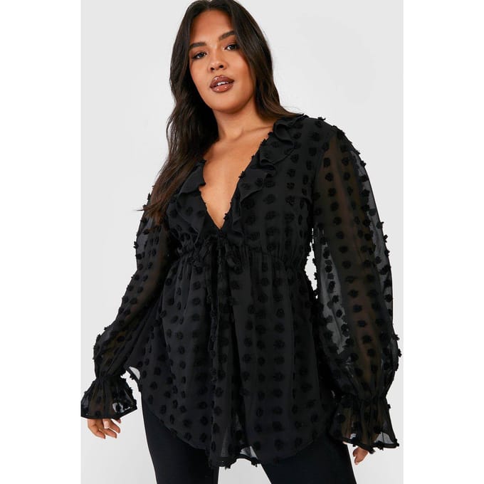 boohoo Dames Plus Large Dobby Chiffon Ruffle Smock Top | Zwart | Maat: 48