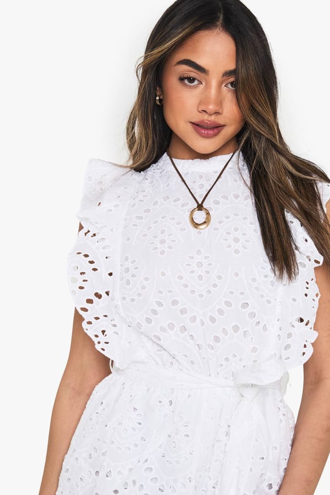 boohoo Dames Broderie Ruffle Playsuit | Wit | Maat: 44