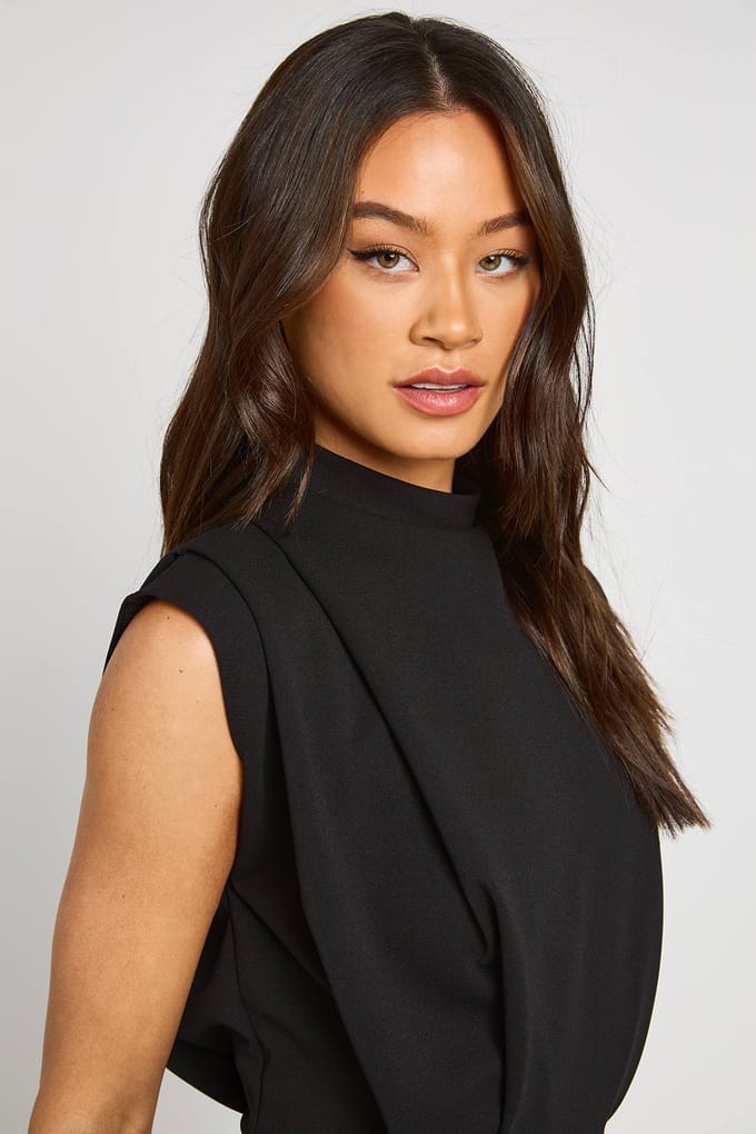 boohoo Dames Tall Getailleerde Playsuit Met Plooidetail | Zwart | Maat: 40