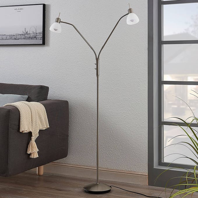 Lindby vloerlamp Gwendolin, 160 cm, nikkelkleurig, 2-lamps.