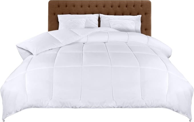 Lichtgewicht Zomerdekbed 220x260 cm - Wit - Gewatteerd Polyester - Doosgestikt met Hoeklabels