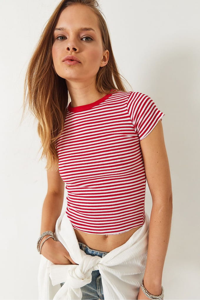 Gestreepte Ribgebreide Croptop met Ronde Hals